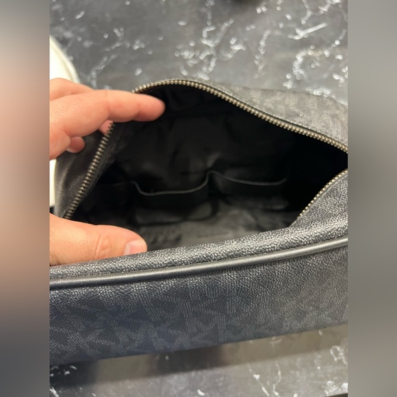 Unisex Black Michael Kors Travel Toiletry Bag - Picture 7 of 9